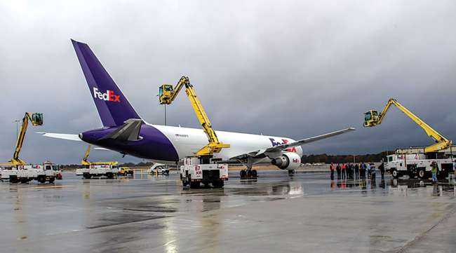 FedEx plane at Memphis International Airport FedEx plane at Memphis International Airport